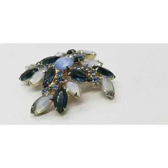 Vintage Brooch Blue & White Moonstone Moonglow Cats Eye & Rhinestone Starburst - Picture 2 of 8